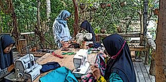 DI RUMAH ALAM ADA KELAS MENJAHIT