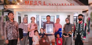 PELESIR SOJO MAGNUSON KE RUMAH LIMBAH, MESS L, HINGGA DITODONG BACA PUISI DI MINGGURAYA