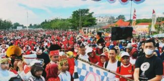 RIBUAN WARGA BANJARBARU BANJIRI LAPANGAN MURDJANI