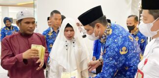 NURIDIN DAN MARNIAH PERDANA NIKAH DI MAL PELAYANAN PUBLIK