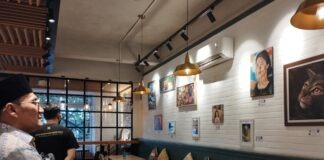 HARI PERTAMA, TIGA LUKISAN TERBELI DI PAMERAN “RUANG TEMU” CAFE CALIFORNIA