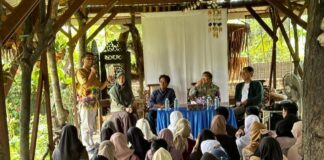 DISKUSI BUKU “SUATU MALAM, …” SUTARTO HADI: MEMBACA KARYA SASTRA MENGENYANGKAN BATIN