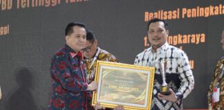 REALISASI PENDAPATAN DAERAH TERTINGGI, WALI KOTA BANJARBARU TERIMA PENGHARGAAN APBD AWARD 2023 DARI KEMENDAGRI