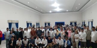 GEREBEK SAHUR, PEMKOT BANJARBARU BERKOLABORASI GMC PLUS BAGIKAN PAKET SAHUR