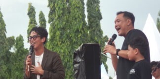 PENONTON HISTERIS! KONSER BUDI DOREMI MELUKIS SENJA DI LAPANGAN MURDJANI