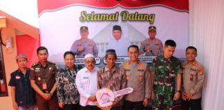 10 UNIT DIBEDAH, POLDA KALSEL DAN PEMKAB BANJAR WUJUDKAN RUMAH LAYAK HUNI DI GUDANG HIRANG