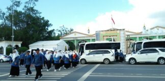WALI KOTA BANJARBARU LEPAS 100 KAFILAH MTQN KALSEL