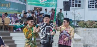 PAWAI TA’ARUF DIGEBER, RATUSAN PESERTA MTQN XXXIV ANTUSIAS