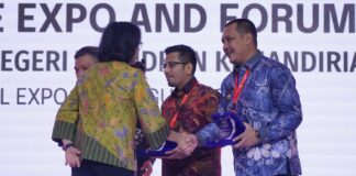 TERIMA PENGHARGAAN E-PURCHASING, WALI KOTA BANJARBARU ANDALKAN JASA BARANG DALAM NEGERI