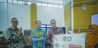BAKAL BERANGKATKAN KE INGGRIS, ADITYA RANGKUL GURU DAN PELAJAR