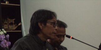 BEDAH BUKU PARIBASA BANJAR, YS AGUS SUSENO MENGULIK BANYAK ISU