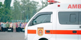 3 MOBIL AMBULANS, WALI KOTA BANJARBARU TERIMA HIBAH DARI BANK INDONESIA