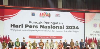 WALI KOTA BANJARBARU, SATU-SATUNYA PUTRA KALIMANTAN TERIMA ANUGERAH PWI 2024
