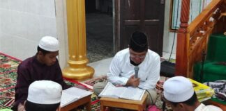 KELILING MASJID DAN MUSALA, PAMAN BIRIN IKUT TADARUSAN DAN MEMBAGI ALQUR’AN