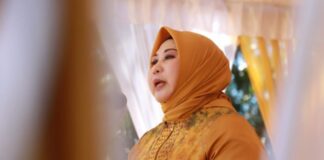 DINOBATKAN “WANTA INSPIRATIF BANUA”, ACIL ODAH: JANGAN ABAIKAN TUGAS SEBAGAI ISTRI