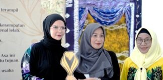 VIVI SAMBUT KUNJUNGAN IKW DI MESS L, AJAK MELIHAT PRODUK UMKM BANJARBARU