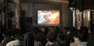 MENONTON DOKUMENTER TRADISI “PANITIKAN”