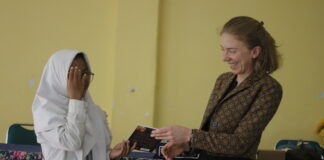 DIHADIRI EMILY DARI KEDUTAAN AMERIKA, WIKITHON DI SMAN 1 BANJARBARU SERU