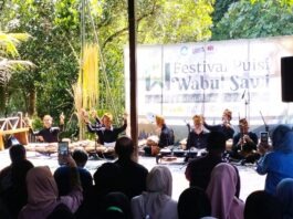 PEREMPUAN, LOKSADO, DAN FESTIVAL PUISI WABUL SAWI