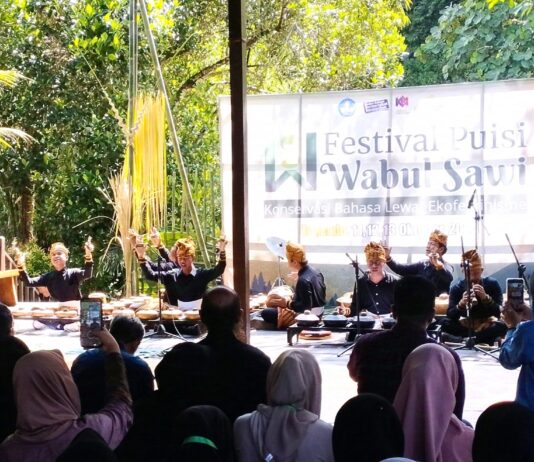 PEREMPUAN, LOKSADO, DAN FESTIVAL PUISI WABUL SAWI