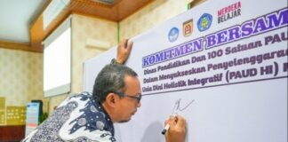 100 KEPALA SEKOLAH PAUD BANJARBARU TANDATANGANI KOMITMEN BERSAMA