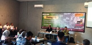 DIALOG #1 BASAKALIMANTANWIKI; MENGURAI DAN MENCARI SOLUSI MASALAH SAMPAH PLASTIK