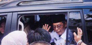 “BAKAJUTAN” PAMAN BIRIN PAMITAN DAN MENGUNDURKAN DIRI DARI SISA JABATAN GUBERNUR