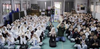 KUNJUNGI SMK TELKOM DAN SMAN 1 BANJARBARU, BASAKALIMANTAN WIKI AJAK GENERASI MUDA CEGAH “BRAIN ROT”