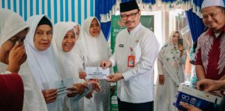 SUBHAN NOR YAUMIL SERAHKAN BANTUAN UNTUK MAJELIS TA’LIM DAN DHUAFA SE-BANJARBARU