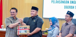 BANJARBARU SAMPAIKAN RAPERDA APBD 2024, RAIH WTP DARI BPK UNTUK KALI KE-10
