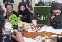 ART JAMMING; MELUKIS BERSAMA DI ATAS TOPI