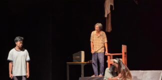 PENDIDIKAN, KEMISKINAN, DAN TUBUH KELUARGA DALAM TEATER