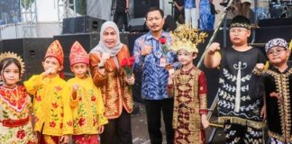 DIMERIAHKAN BERAGAM TAMPILAN BUDAYA, LISA BUKA BANJARBARU MURDJANI FESTIVAL 2025